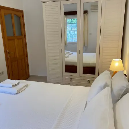 Beach House With Direct Access To Private Beach Near Bodrum Сasa de vacaciones *