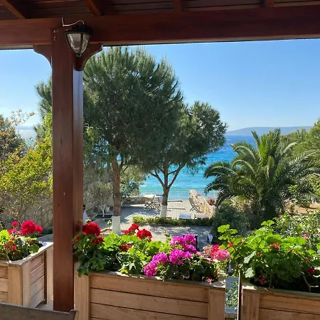 Beach House With Direct Access To Private Beach Near Bodrum Tatil Evi