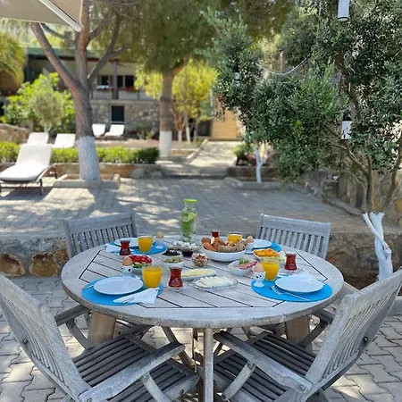 House With Direct Access To Private Near Bodrum 度假居