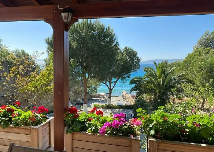House With Direct Access To Private Near Bodrum Semesterbostad