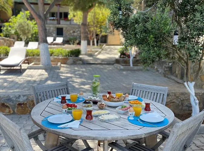 House With Direct Access To Private Near Bodrum Semesterbostad